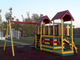 Обновление детской площадки.