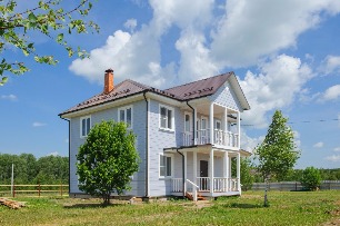 Дома жителей поселка Ясногорье